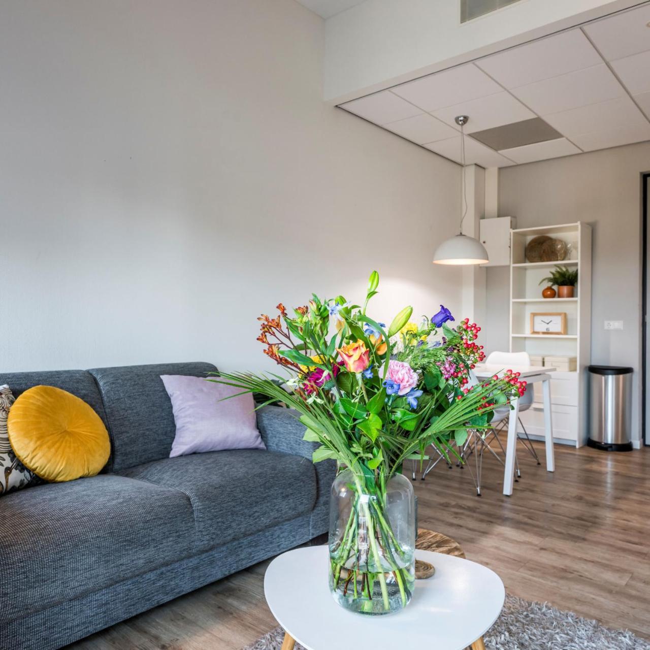 Joinn! City Lofts Houten Utrecht Bagian luar foto